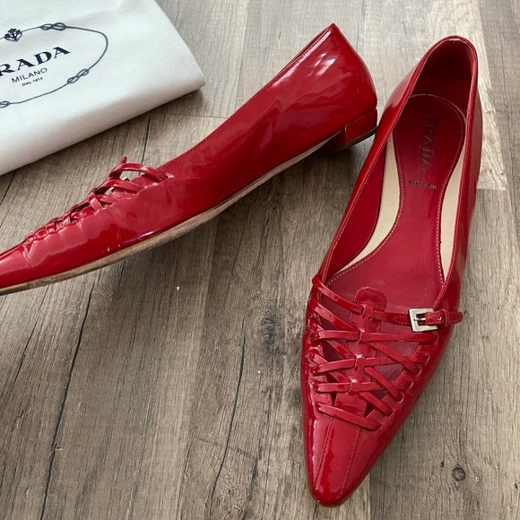 Prada Red Patent Leather Pointed Toe Flats 37.5 - Picture 7 of 8